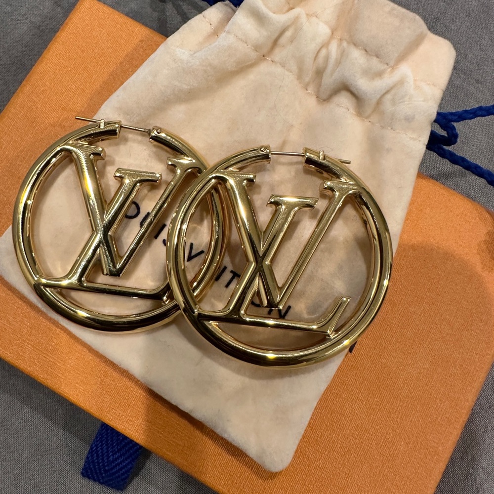 *SOLD*Authentic LV Hoop GM earrings. In great condition worn handful of time.